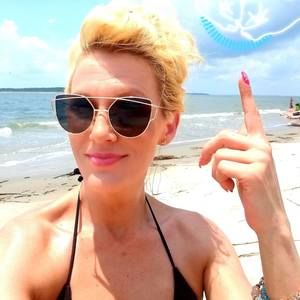 Meet your Posher, Brooke